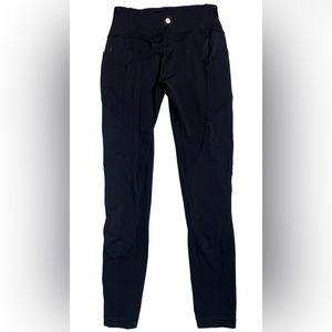 Black lululemon leggings with pockets